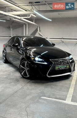 Седан Lexus IS 2016 в 
