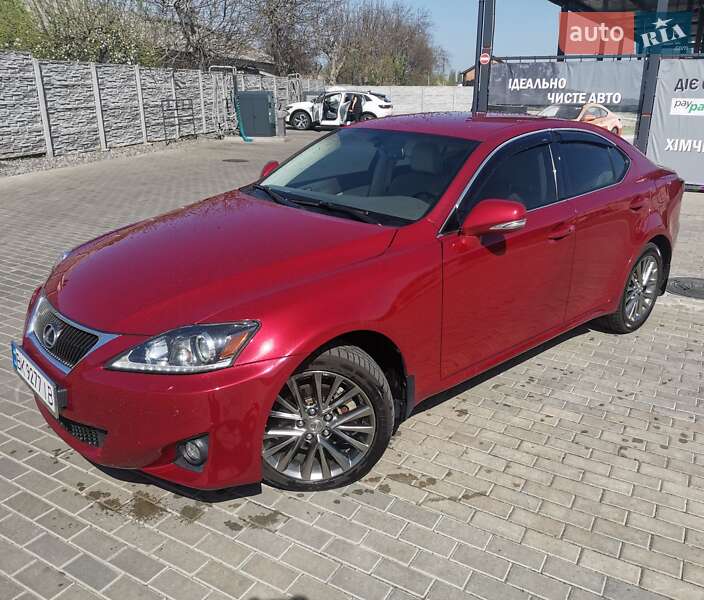 Lexus IS 2011