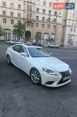 Седан Lexus IS 2015 в 
