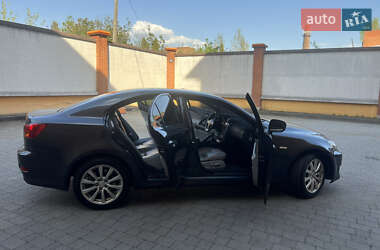 Седан Lexus IS 2006 в 