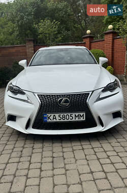 Седан Lexus IS 2015 в 