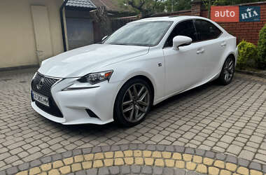 Седан Lexus IS 2015 в Львове