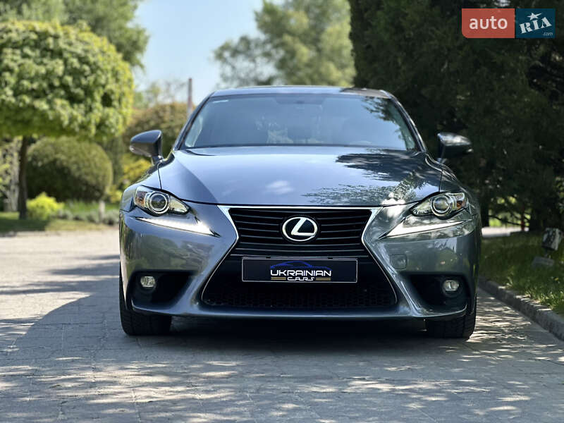 Седан Lexus IS 2016 в Дніпрі