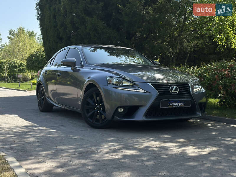 Седан Lexus IS 2016 в Дніпрі