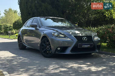 Седан Lexus IS 2016 в 
