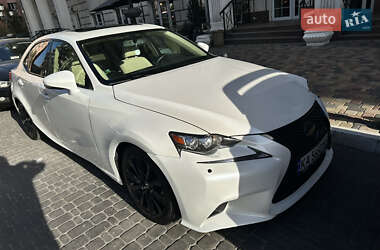 Седан Lexus IS 2014 в 