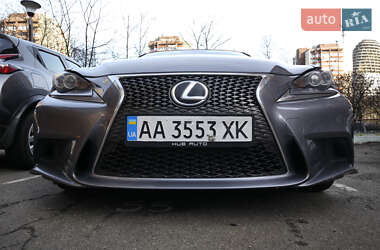 Седан Lexus IS 2015 в 