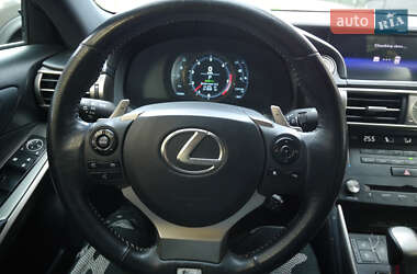 Седан Lexus IS 2015 в 