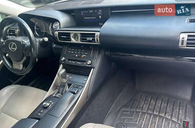 Седан Lexus IS 2014 в 