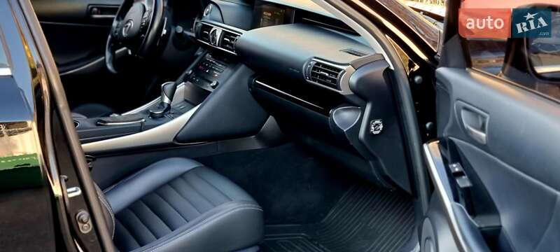 Седан Lexus IS 2017 в Одессе