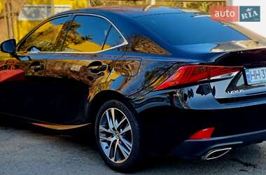 Седан Lexus IS 2017 в 