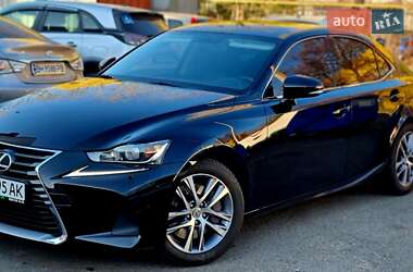 Седан Lexus IS 2017 в 