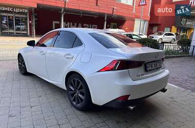 Седан Lexus IS 2013 в 