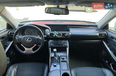 Седан Lexus IS 2013 в 