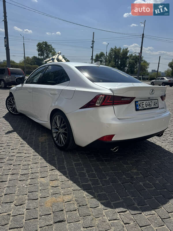 Седан Lexus IS 2016 в Дніпрі