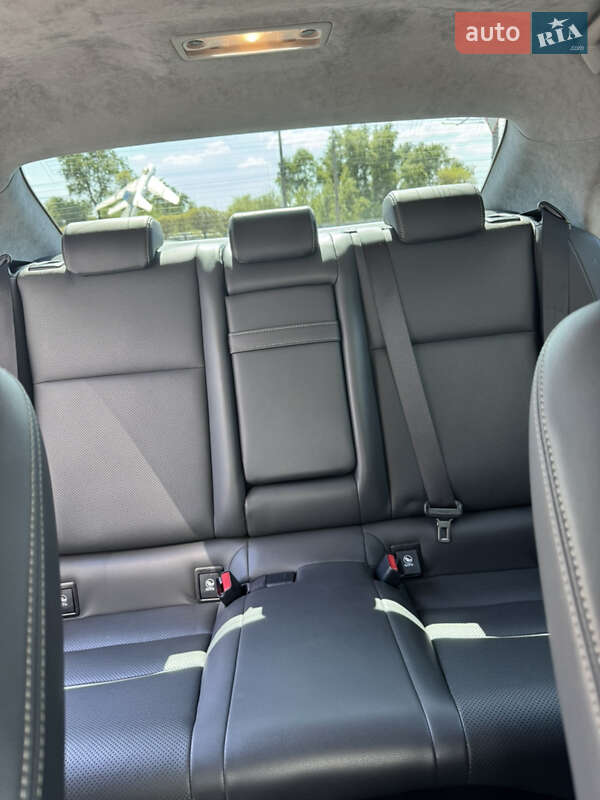 Седан Lexus IS 2016 в Дніпрі