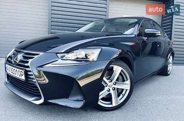 Седан Lexus IS 2017 в 
