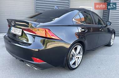 Седан Lexus IS 2017 в 