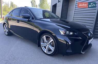 Седан Lexus IS 2017 в 