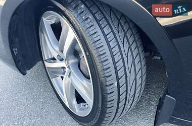 Седан Lexus IS 2017 в 