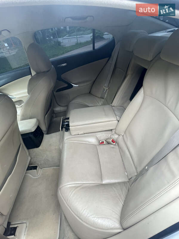 Седан Lexus IS 2006 в Львові