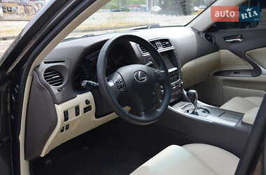 Седан Lexus IS 2010 в 