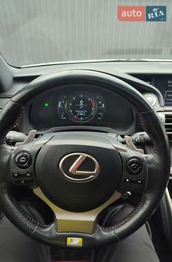 Седан Lexus IS 2016 в 