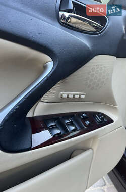 Седан Lexus IS 2006 в 