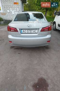 Седан Lexus IS 2005 в 