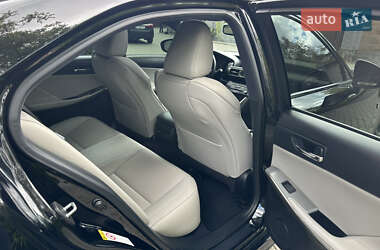 Седан Lexus IS 2013 в 