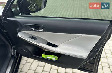 Седан Lexus IS 2013 в 