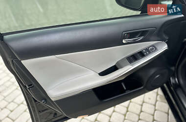 Седан Lexus IS 2013 в 