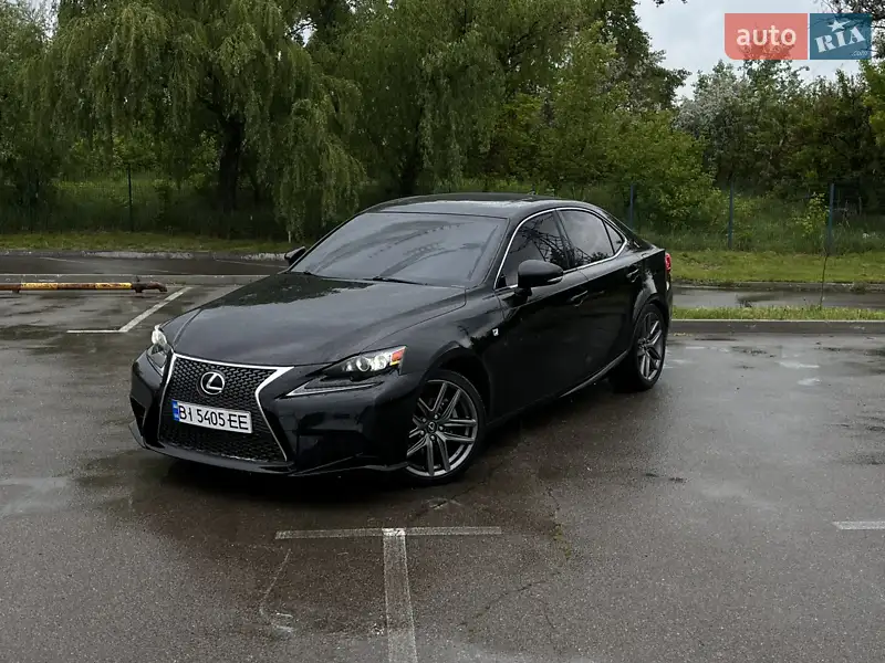 Lexus IS