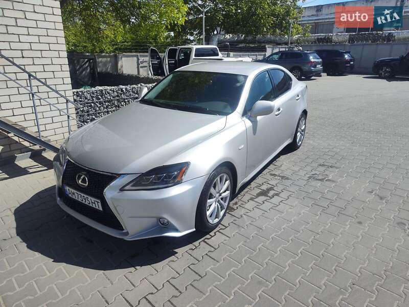 Седан Lexus IS 2006 в 