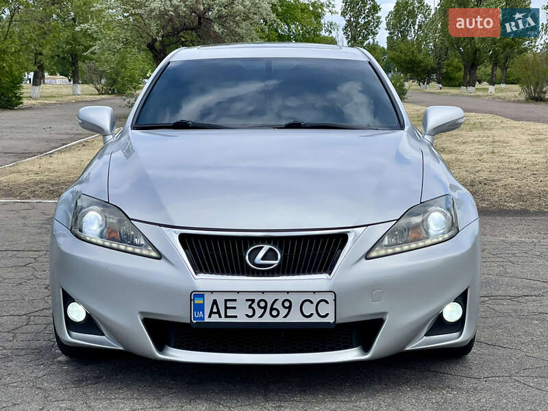 Седан Lexus IS 2011 в 