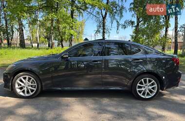 Седан Lexus IS 2012 в 
