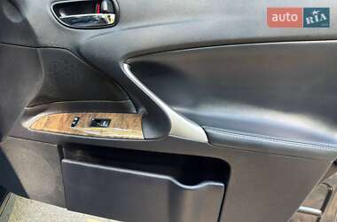 Седан Lexus IS 2012 в 