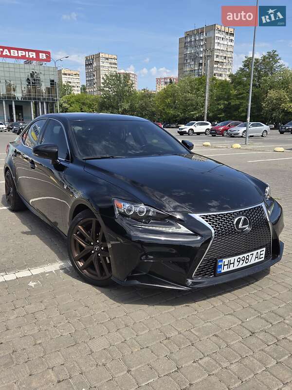 Седан Lexus IS 2013 в 
