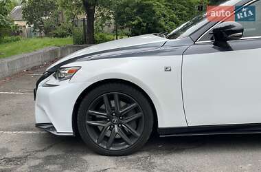 Седан Lexus IS 2016 в 