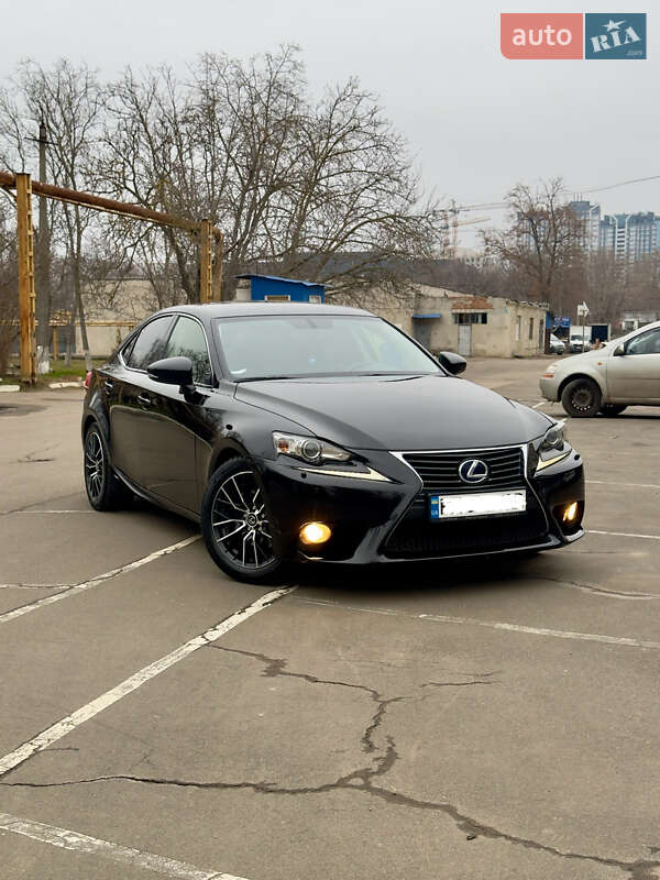 Седан Lexus IS 2014 в 