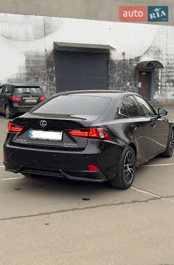 Седан Lexus IS 2014 в 