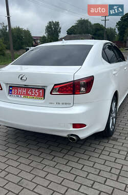 Седан Lexus IS 2012 в 