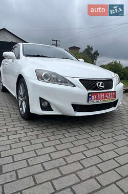 Седан Lexus IS 2012 в 