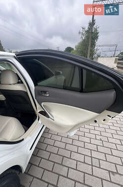 Седан Lexus IS 2012 в 