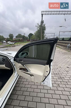 Седан Lexus IS 2012 в 