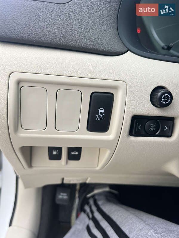 Седан Lexus IS 2012 в Дубно