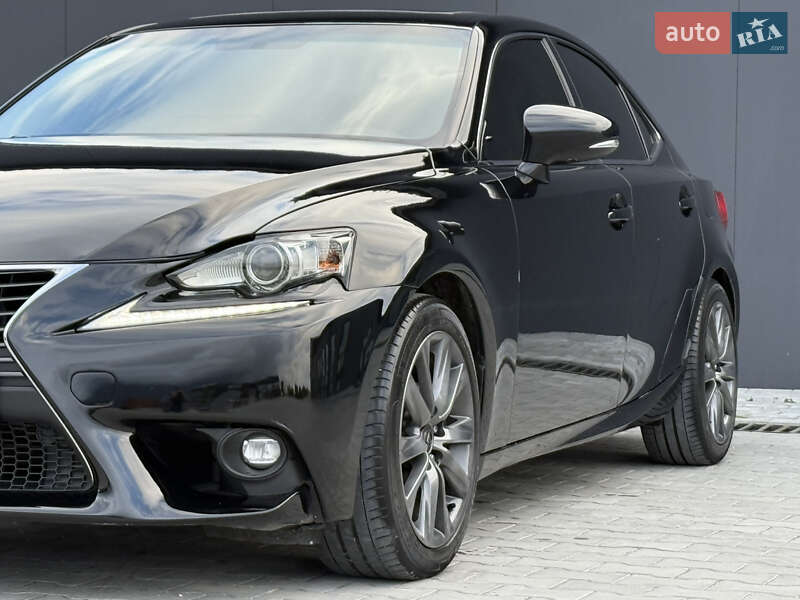 Седан Lexus IS 2014 в Тернополе
