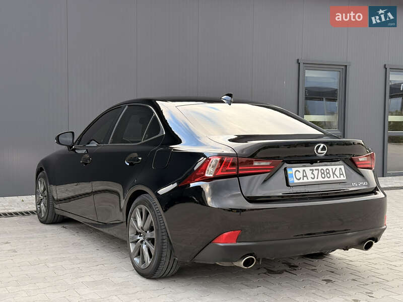 Седан Lexus IS 2014 в Тернополе