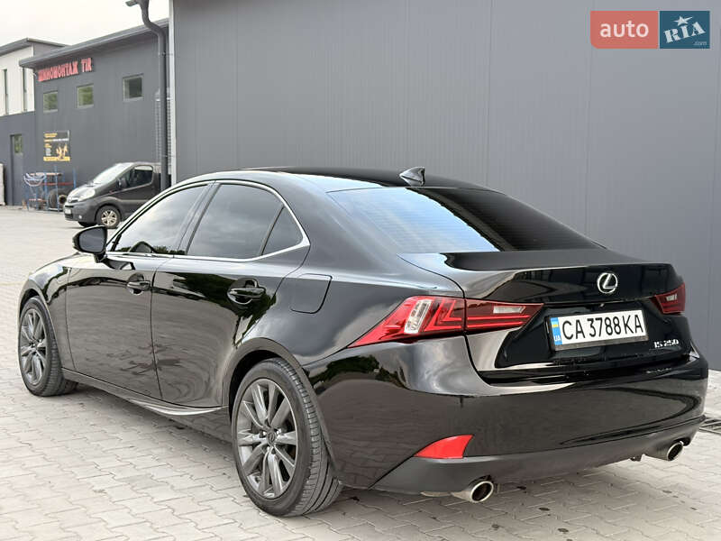 Седан Lexus IS 2014 в Тернополе