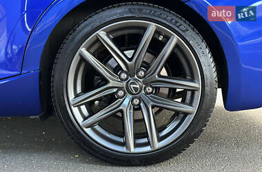 Седан Lexus IS 2014 в 